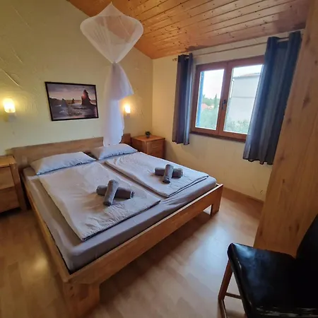 Ferienwohnung-antolica-mit-klimaanlage-150m-vom-meer Апартаменты *