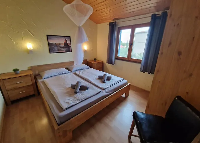Ferienwohnung-antolica-mit-klimaanlage-150m-vom-meer * Kruševo