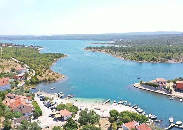 Lägenhet Ferienwohnung-antolica-mit-klimaanlage-150m-vom-meer